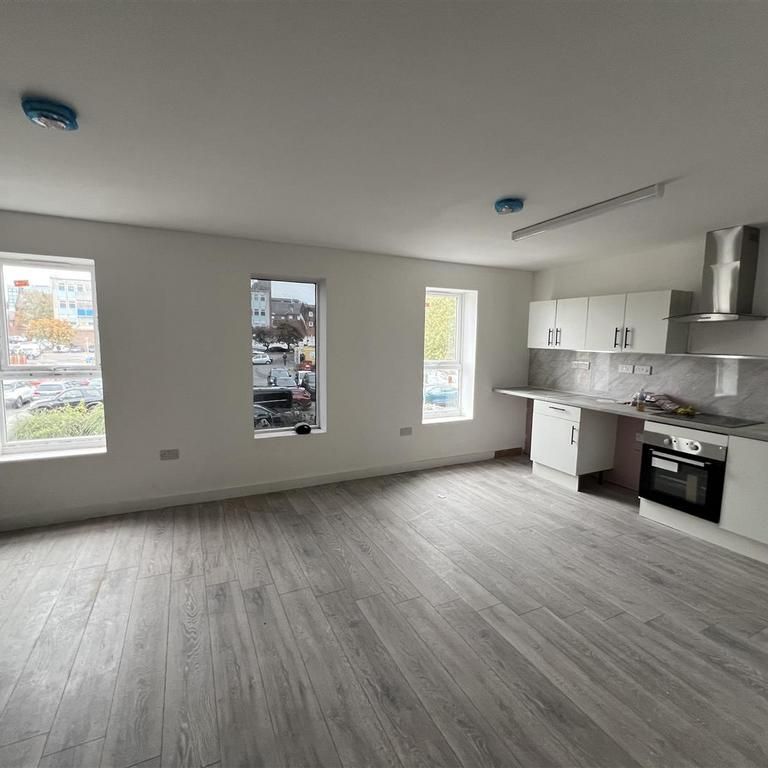 2 bedroom flat to rent - Photo 1