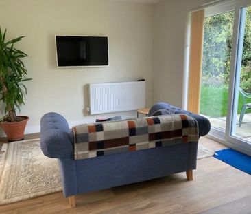 3 bedroom detached bungalow to rent - Photo 3