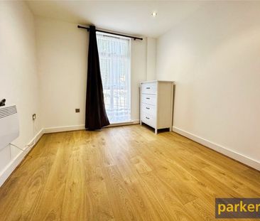 Tanfields, Vachel Road, Reading, RG1 - Photo 1