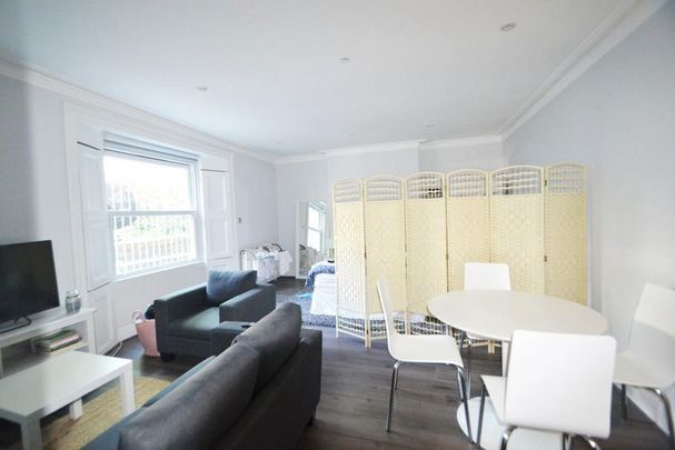 Studio to rent - Photo 1