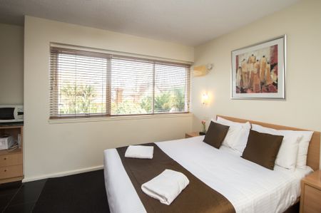 65 Acland Street ST KILDA - Photo 2