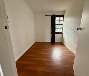 Neat & Tidy 3 Bedroom Home - Photo 3