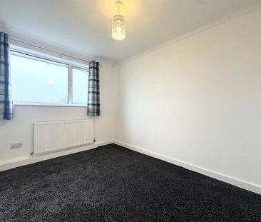 3 bedroom end of terrace house to rent - Photo 3