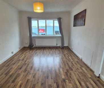 3 bedroom flat to rent - Photo 3