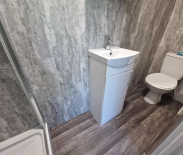 1 bedroom in a house share to rent - Photo 6