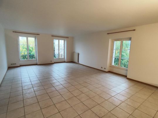 Location Appartement 4 pièces 110m² POITIERS 86000 - Photo 1