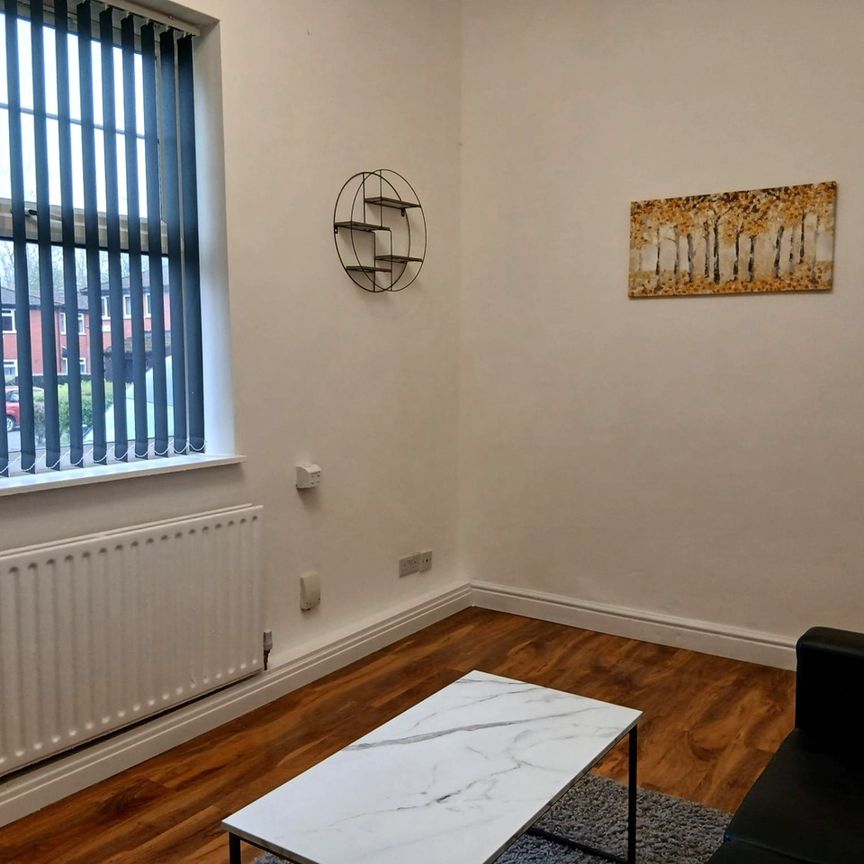 2 Bed Flat, Seymour Road, M8 - Photo 1