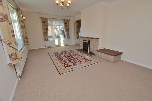 64 High Street, - Photo 1