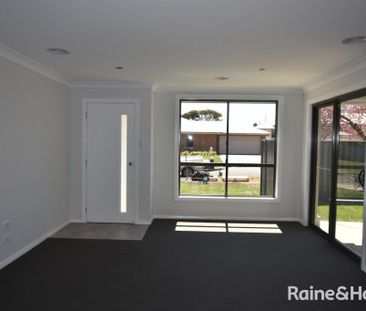 Modern & Central Two Bedroom Unit - Photo 3