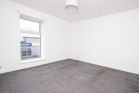 2 bedroom end of terrace house to rent - Photo 3