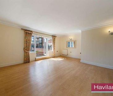 The Ridgeway, Enfield, EN2 - Photo 1