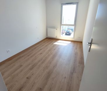 Location Appartement 3 pièces 62m² BRUGUIERES 31150 - Photo 2