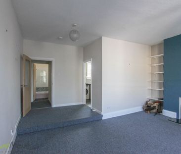 1 Bedroom - Photo 3