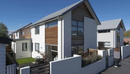 Central townhouse - 3 large bedrooms - Photo 4