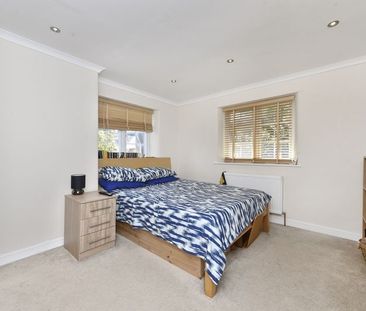 5 Bed Terraced House, Yew Tree Road, W12 - Photo 4