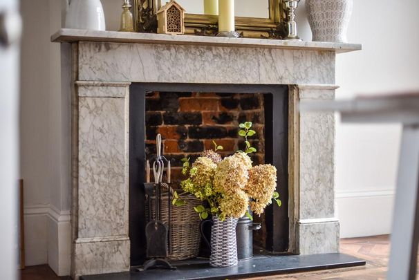 4 bedroom terraced house to rent - Photo 1