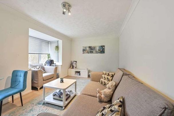 Shelley Way, Colliers Wood, SW19 - Photo 1