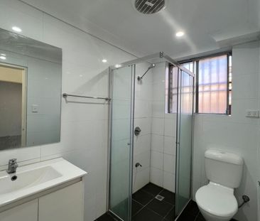 Modern 2 Bedroom Unit - Photo 5