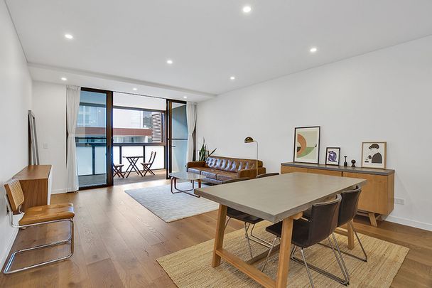 Unit 211/140 Military Road, Neutral Bay. - Photo 1