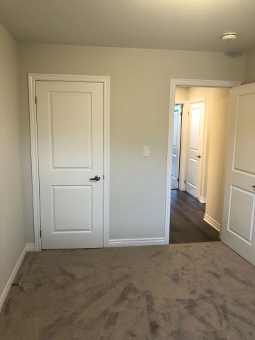 For Lease - 21 Genoa Drive, Hamilton, Ontario - Photo 3