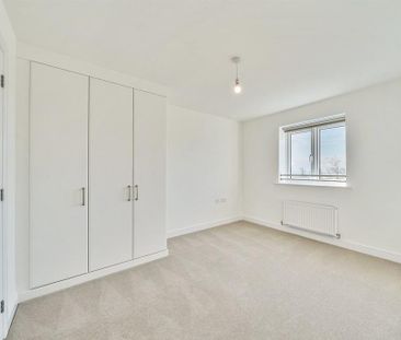 3 bedroom detached house to rent - Photo 3