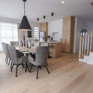 Nouvelle maison de ville avec vue sur le fleuve Saint-Laurent - Photo 2