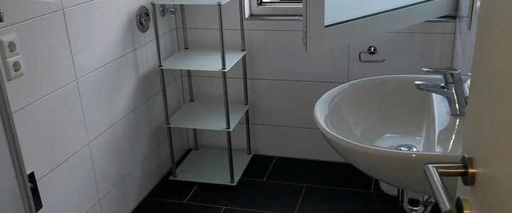 Schöne 3-Zimmer-DG Wohnung im Zentrum von Oesede zu vermieten - Photo 1