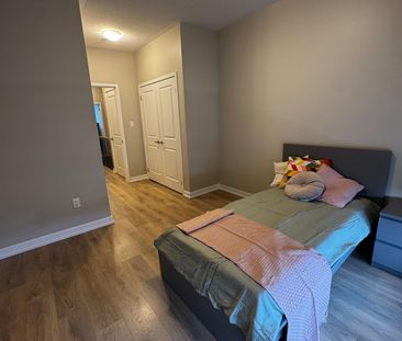 For Lease - 217 Huguenot Road, Oakville, Ontario - Photo 5