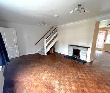 Triggs Close, Woking - 3 bedrooms Property for lettings - Seymours - Photo 2
