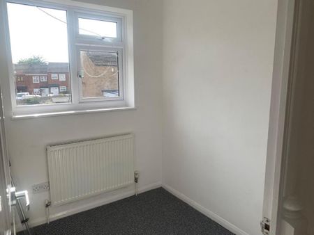 3 bedroom terraced house to rent - Photo 2