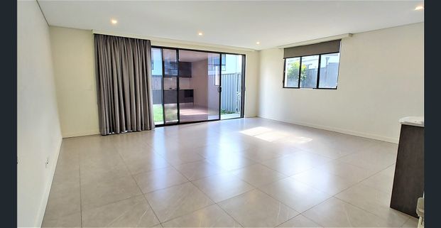 Large one bedroom Granny Flat for lease - Photo 1