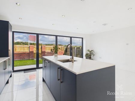 4 bedroom detached house to rent - Photo 5