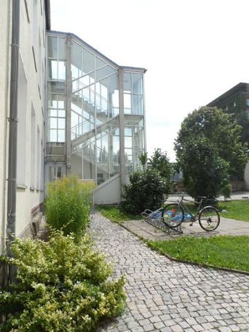 Wohnen mit Raumgefühl: Großzügige 2-Zimmer-Wohnung mit Einbauküche & Tageslichtbad - Photo 4