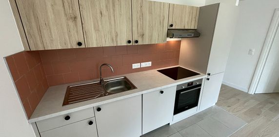 Location Appartement 2 pièces 48m² ARMENTIERES 59280 - Photo 2
