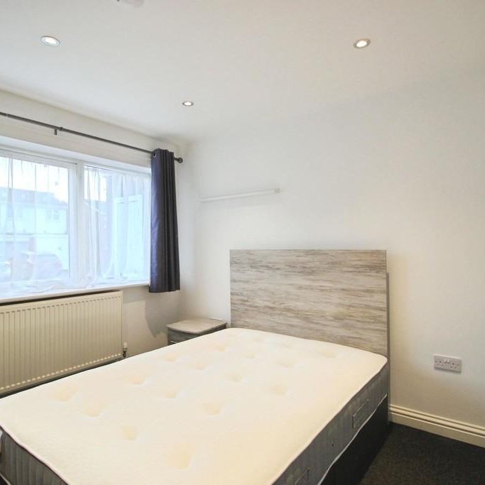 1 bedroom in a house share to rent - Photo 1
