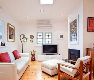 Charming coastal home in a quiet pocket - Photo 5