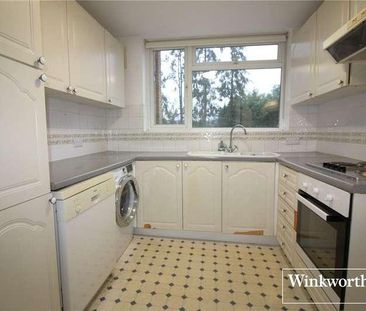 Holt Close, Elstree, Borehamwood, Hertfordshire, WD6 - Photo 4