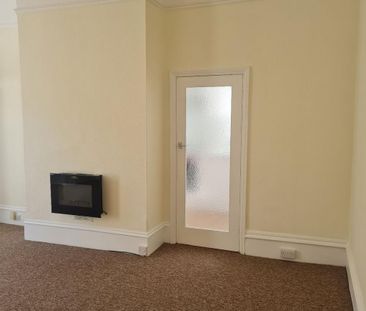 3 bedroom maisonette to rent - Photo 2