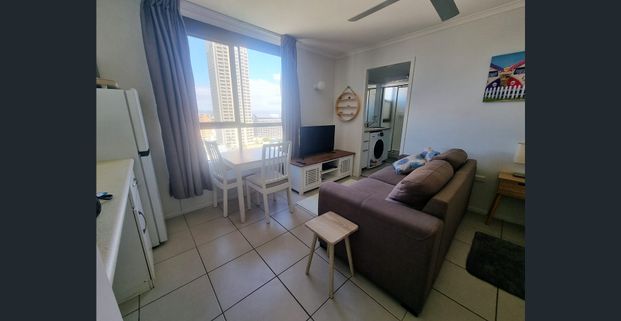 STUDIO APARTMENT- SURFERS PARADISE - Photo 1