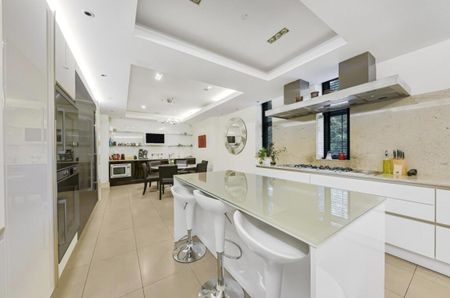 5 bedroom terraced house to rent - Photo 4