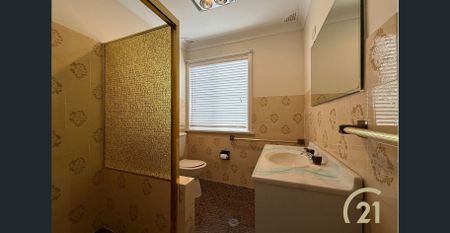 5 BEDROOM FAMILY HOME IN A PRIME LOCATION! - Photo 5