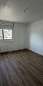 Location Appartement 2 pièces 45m² MESLAY DU MAINE 53170 - Photo 4