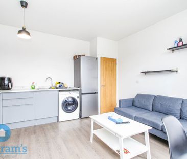 3 bed Apartment for Rent - Photo 4