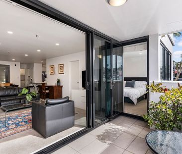 Fully Furnished Executive 2-Bedroom Apartment - Photo 2