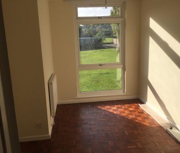 2 bedroom maisonette to rent - Photo 3