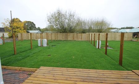 Smythes Green, Colchester - Photo 5