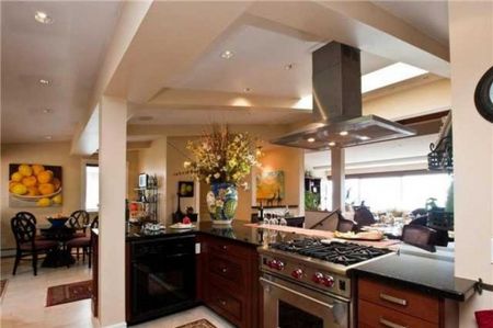 House in West Vancouver, BC - Photo 3
