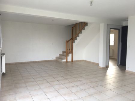 Location Maison 5 pièces 92m² LANGUEUX 22360 - Photo 2