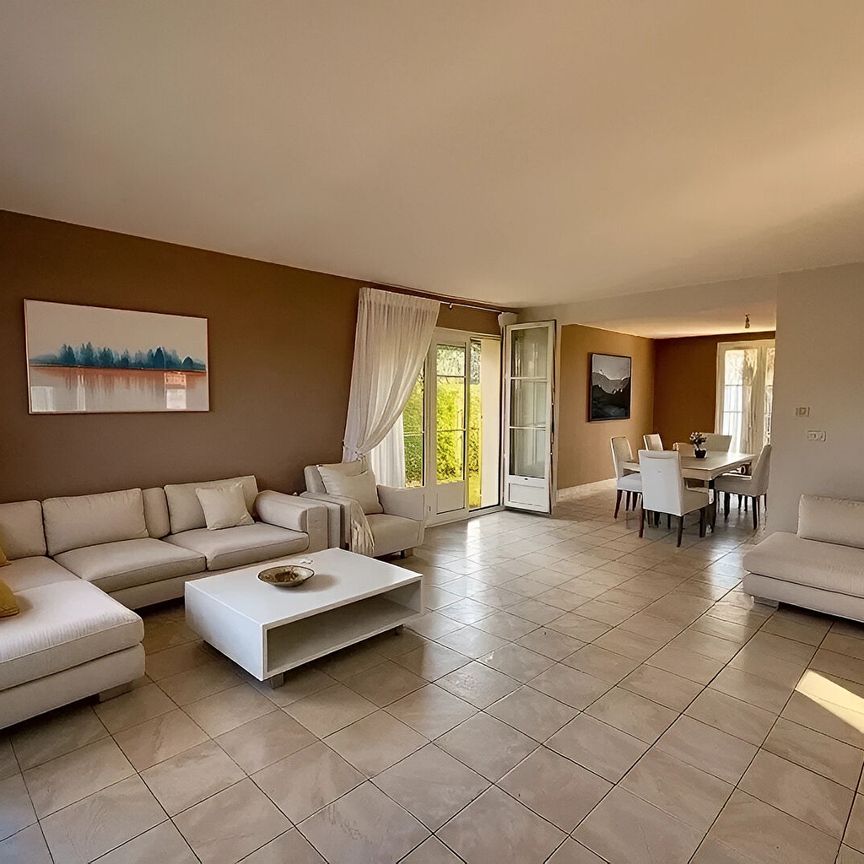 Location Maison 7 pièces 166m² - Photo 1