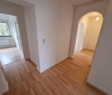 Trier-Heiligkreuz: Attraktive 4ZKB Wohnung mit 95 m² WFL, Balkon un... - Foto 1